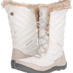 Columbia Quilted Snow Boots in Ivory worn once like new EUC